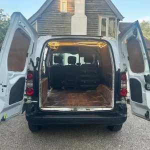Peugeot Partner Panel Van 2016 Manual 1560cc - Image 4