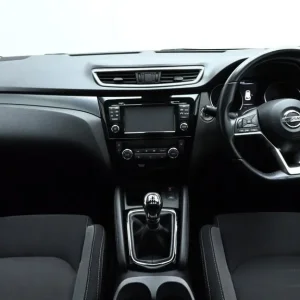 2018 Nissan Qashqai 1.2 DIG-T N-Connecta SUV - Image 2