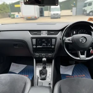 2015 Skoda Octavia 2.0 TDI Scout Estate 5-door Diesel - Image 2