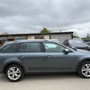 2015 Skoda Octavia 2.0 TDI Scout Estate 5-door Diesel - Image 3