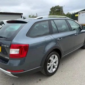 2015 Skoda Octavia 2.0 TDI Scout Estate 5-door Diesel - Image 5