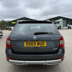 2015 Skoda Octavia 2.0 TDI Scout Estate 5-door Diesel - Image 6