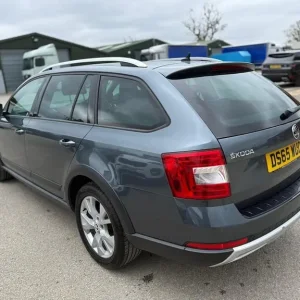 2015 Skoda Octavia 2.0 TDI Scout Estate 5-door Diesel - Image 7
