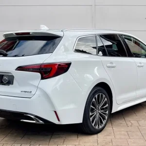 2023 Toyota Corolla 1.8 Hybrid Estate - Image 4