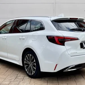 2023 Toyota Corolla 1.8 Hybrid Estate - Image 5