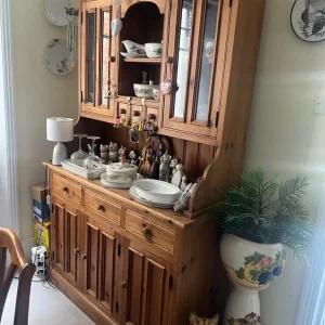 Pine dresser - Image 2