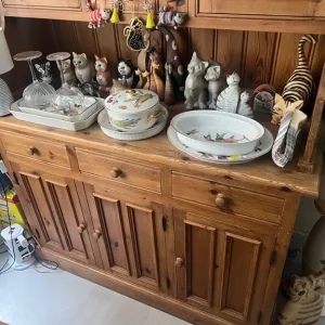 Pine dresser - Image 3