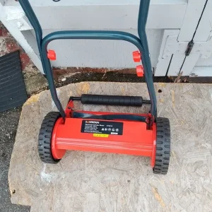 Sovereign hand push cylinder lawnmower - Image 2