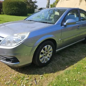 2006 Vauxhall Vectra 1.9 CDTi Design 5-door hatchback - Image 2