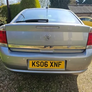2006 Vauxhall Vectra 1.9 CDTi Design 5-door hatchback - Image 4