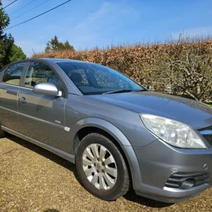 2006 Vauxhall Vectra 1.9 CDTi Design 5-door hatchback