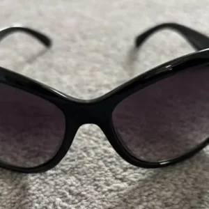 Guess Sunglasses with Case