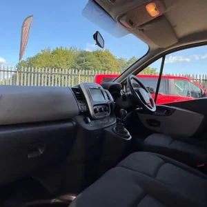 2019 Renault Trafic 1.6DCI 9-Seater Minibus - Image 8