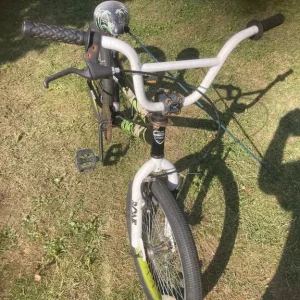BMX bike with one gear and one brake - Image 3