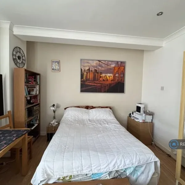 Studio flat in Abercorn Place, Moray, Scotland