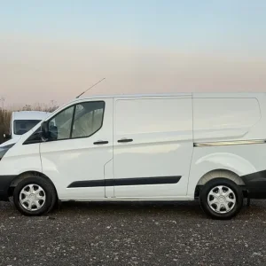 2016 Ford Transit Custom 2.2 TDCi Panel Van - Image 5