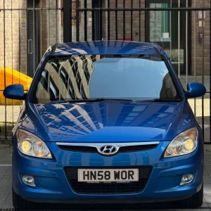 Hyundai i30 1.6 CRDi premium automatic - Image 2