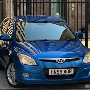 Hyundai i30 1.6 CRDi premium automatic - Image 3