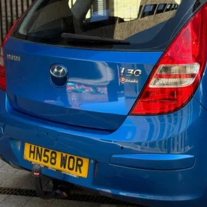 Hyundai i30 1.6 CRDi premium automatic - Image 5