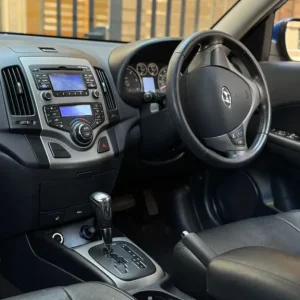 Hyundai i30 1.6 CRDi premium automatic - Image 7