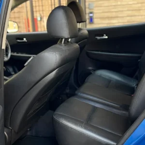 Hyundai i30 1.6 CRDi premium automatic - Image 8