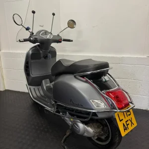 2015 Vespa GTS 300 with cover and leg warmer - Image 8