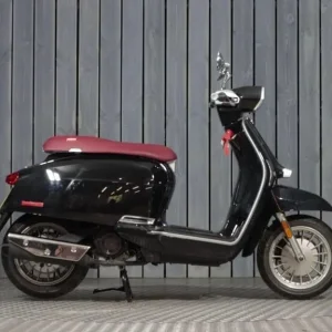 2024 Lambrettta V125 Special 125 Black - Image 3