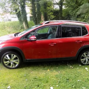 2016 Peugeot 2008 1.2 PureTech Allure 5-door Hatchback - Image 6