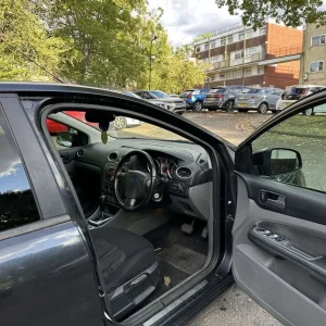 2009 Ford Focus Titanium 2.0 Petrol Auto - Image 5