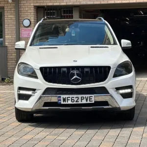 2012 Mercedes-Benz M-Class 3.0 ML350 V6 BlueTEC 4WD Estate - Image 5
