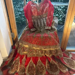Asian wedding dress size 16/18 large - Image 2