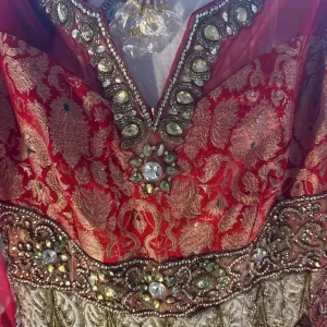 Asian wedding dress size 16/18 large - Image 7