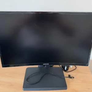 Samsung curved monitor