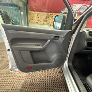 2013 Volkswagen Caddy Maxi TDI Panel Van - Image 7
