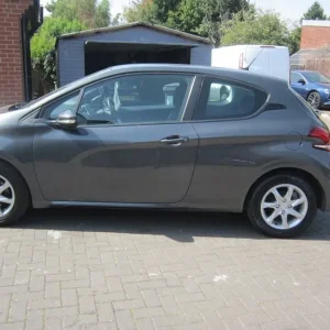 2017 Peugeot 208 1.2 PureTech 82 Active 3dr Hatchback - Image 8