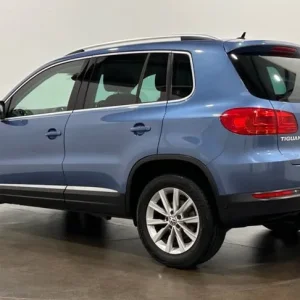 2012 Volkswagen Tiguan 2.0 TDI BlueMotion Tech SE 5-door Diesel Manual 4WD - Image 3