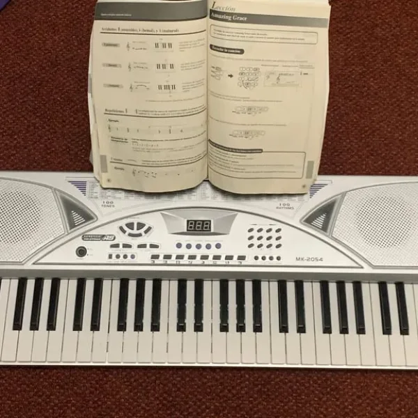 Yamaha Electronic keyboard (MK-2054)