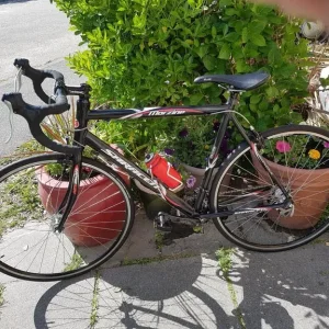 Mans Saracen Road Bike 700c 22" Alum Frame - Image 2