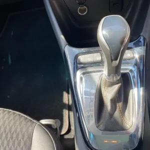2019 Vauxhall Crossland X 1.2T Elite 5-door with Start-Stop and Auto - Image 4