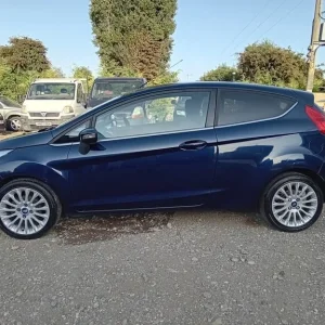 2011 Ford Fiesta 1.6 TDCi Titanium 3-door Hatchback Diesel Manual - Image 5