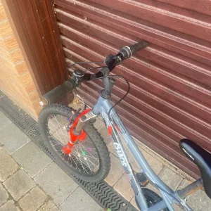 Boys 20inch bike - Image 2