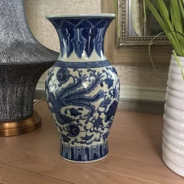 Ceramic Oriental-style vase