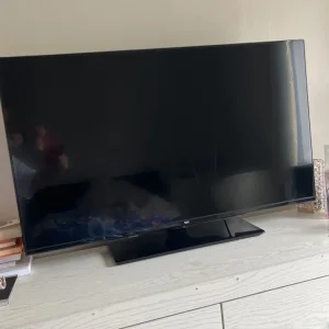 40-inch Bush Smart TV