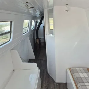 38ft Narrow Boat with Lister Engine - Image 7