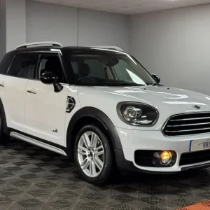 2019 MINI Countryman 2.0D Cooper D Exclusive All4 5-door Hatchback - Image 5