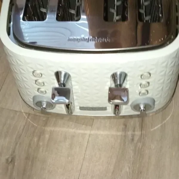 Morphy Richards 4-slice Toaster
