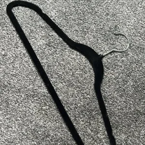 Velvet Hangers - Image 2