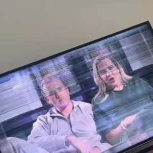 50” Hitachi smart TV with LED screen fault - Image 3