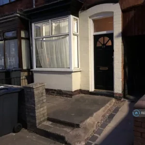 4-bedroom furnished house on Gleave Road - Image 6