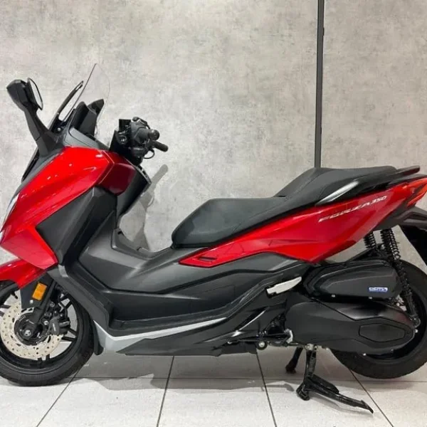 73/2023 Honda Forza 350 NSS350 - 1041 miles